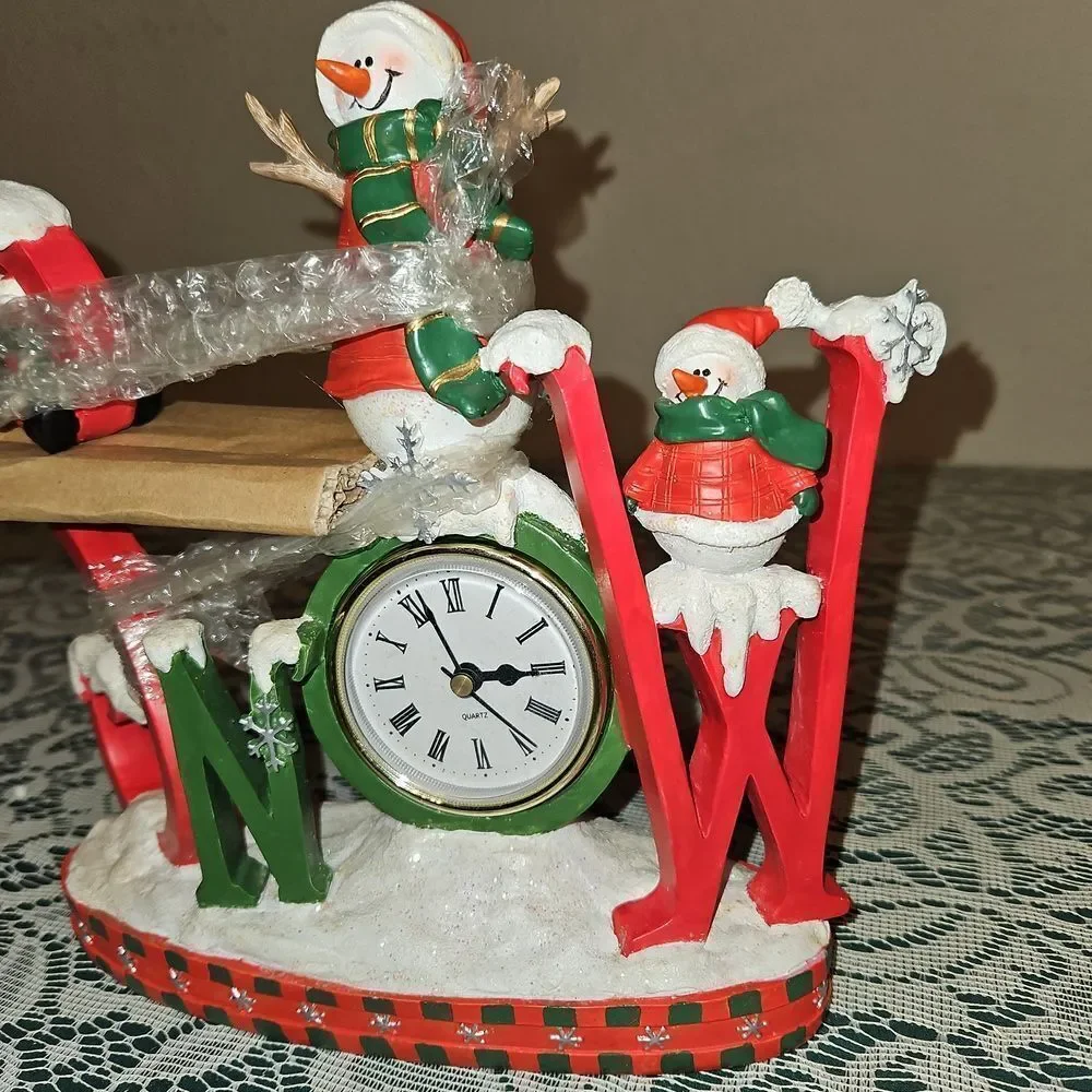 Snowy & Friends Holiday Time Snow Clock